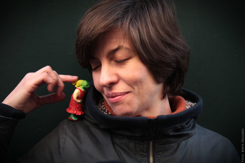 Julia Olavarrieta, creadora de muñecos de autor en Estoy hecho un trapo