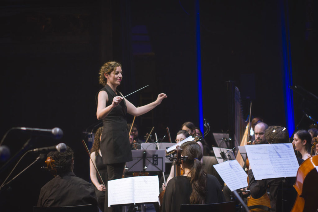 Lara Diloy, directora de orquesta: "Que director y agrupación se encuentren en sintonía es clave"
