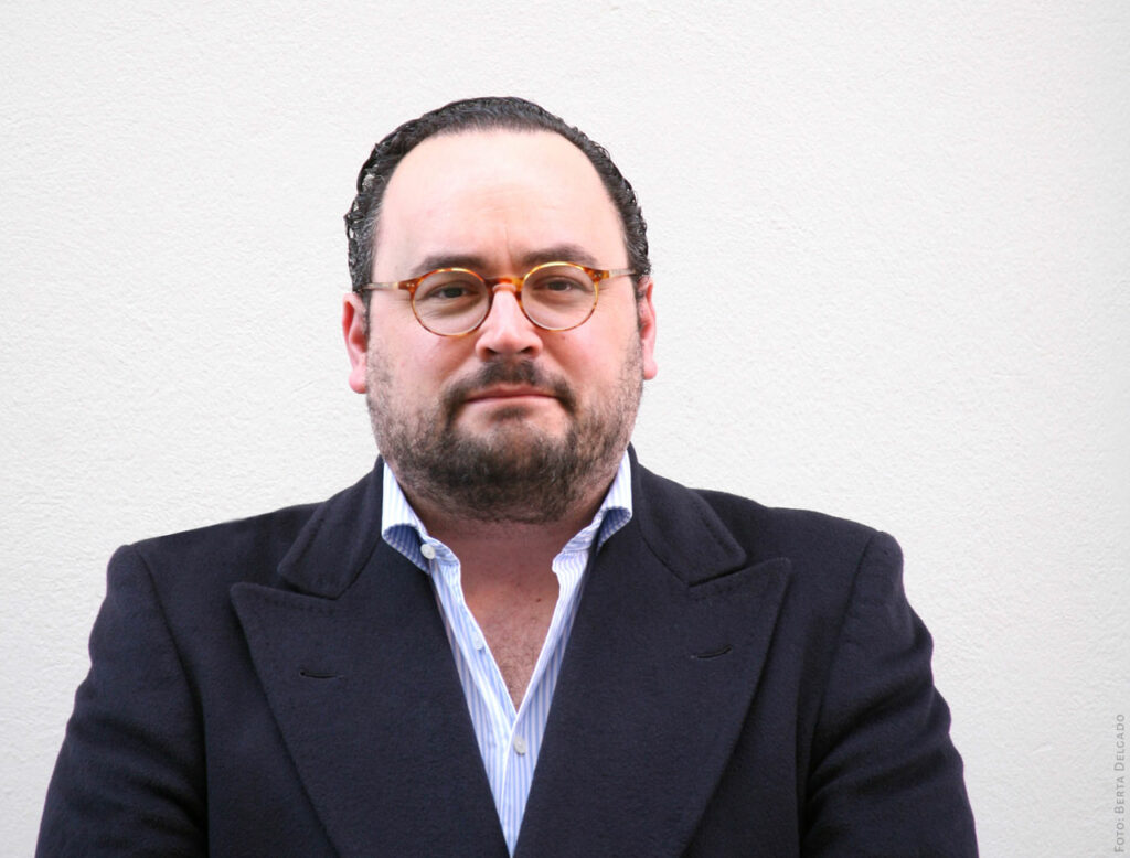 Ignacio-Peyro-Director-Instituto-Cervantes-en-Londres-escritor-periodista-medios-de-comunicacion-YANMAG