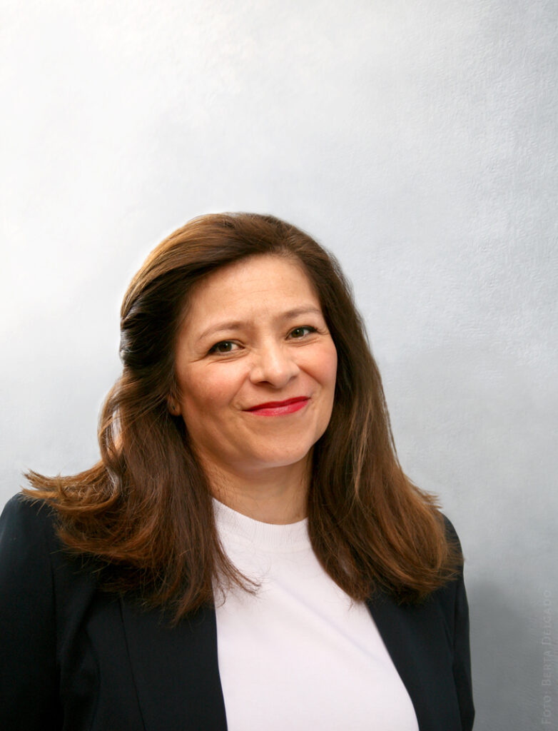 Diana Velasquez - Artista. Foto Berta Delgado. YANMAG