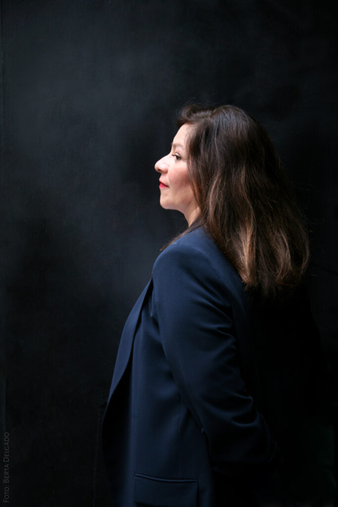 Diana Velasquez - Artista. Foto Berta Delgado. YANMAG